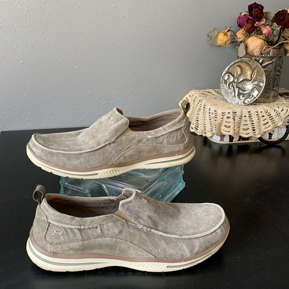 Mens Skechers canvas loafers sz 11 relax fit memory foam boat shoes gray brown